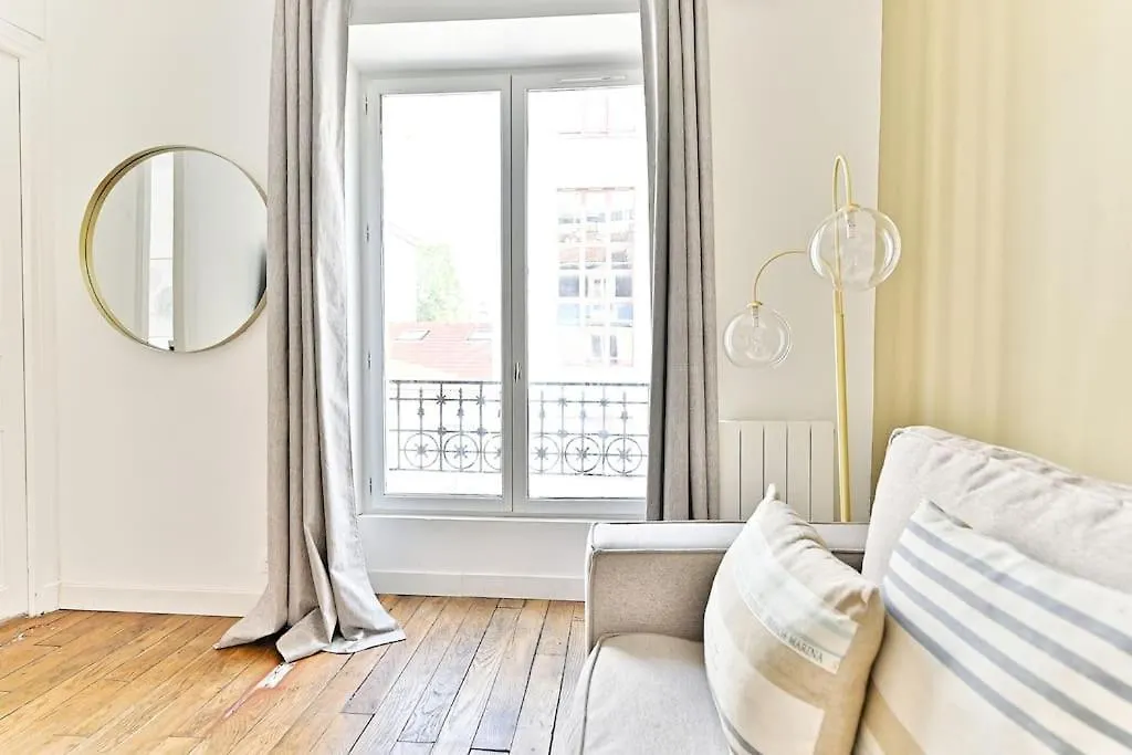 Apartment Montparnasse - Iii *